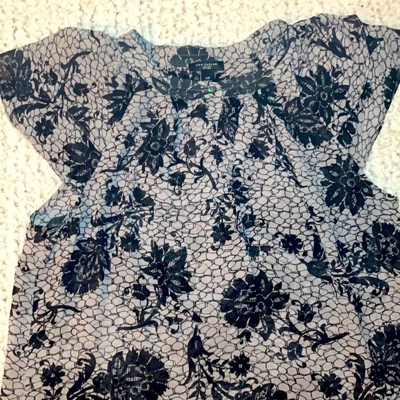 Ann Taylor Petite Floral 100% Silk Ruffle Gray Black Blouse SP - Picture 2 of 8